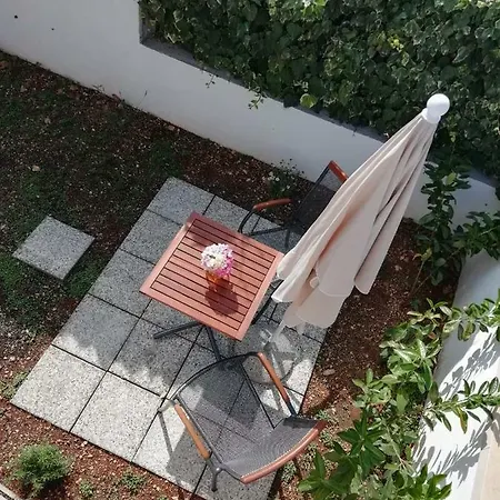 With Garden سبليت