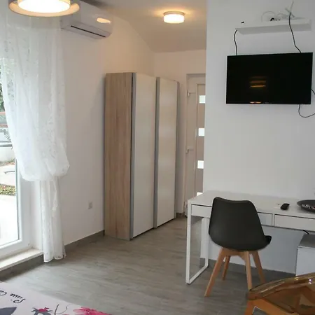 With Garden Casa de hóspedes 3*