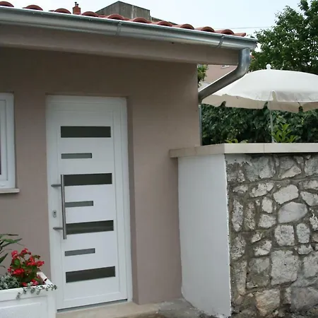 With Garden Gostinjska kuća 3*